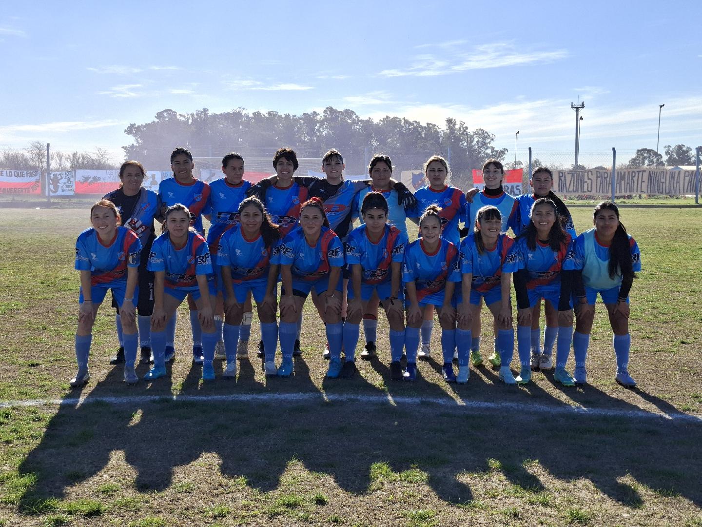 Rivadavia goleó y se quedó con la etapa regular
