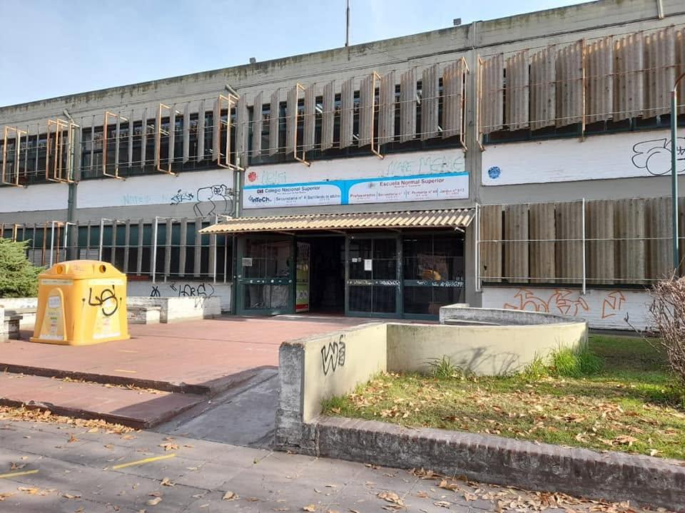 Paro docente por las agresiones a personal docente de la Secundaria 4 