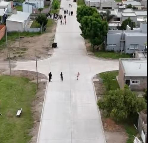 Golía inauguró dos nuevas cuadras de pavimento en el barrio PROCREAR